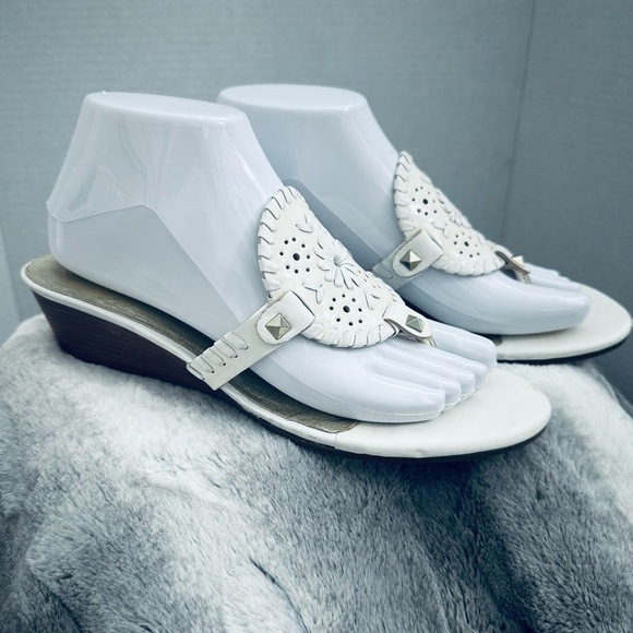 Jack Rogers Devyn Demi Wedge Sandal White Patent Leather Medallion Thong size 8 - Picture 8 of 10